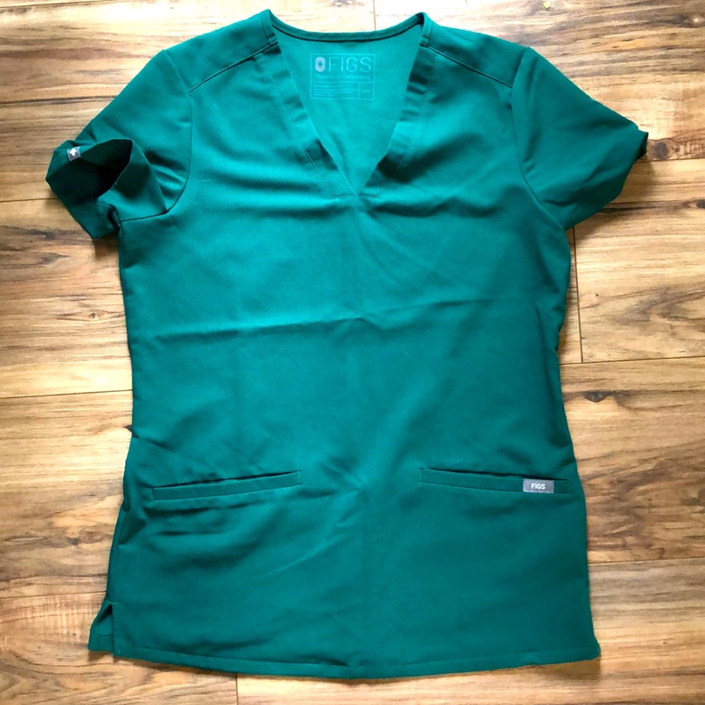 FIGS Casma 3 pocket scrub top